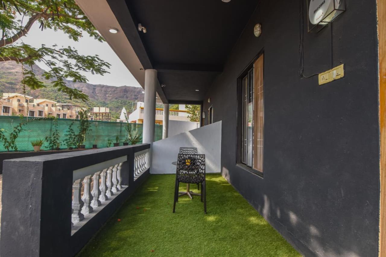 Empyrean Stay Ll 3Bhk Ll Black Horse Villa Ll Ac Ll Private Pool Ll Wifi II Lux Ll โลนาวาลา ภายนอก รูปภาพ
