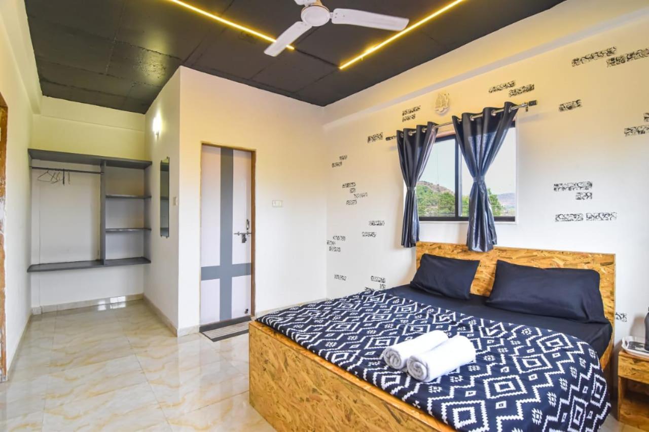 Empyrean Stay Ll 3Bhk Ll Black Horse Villa Ll Ac Ll Private Pool Ll Wifi II Lux Ll โลนาวาลา ภายนอก รูปภาพ